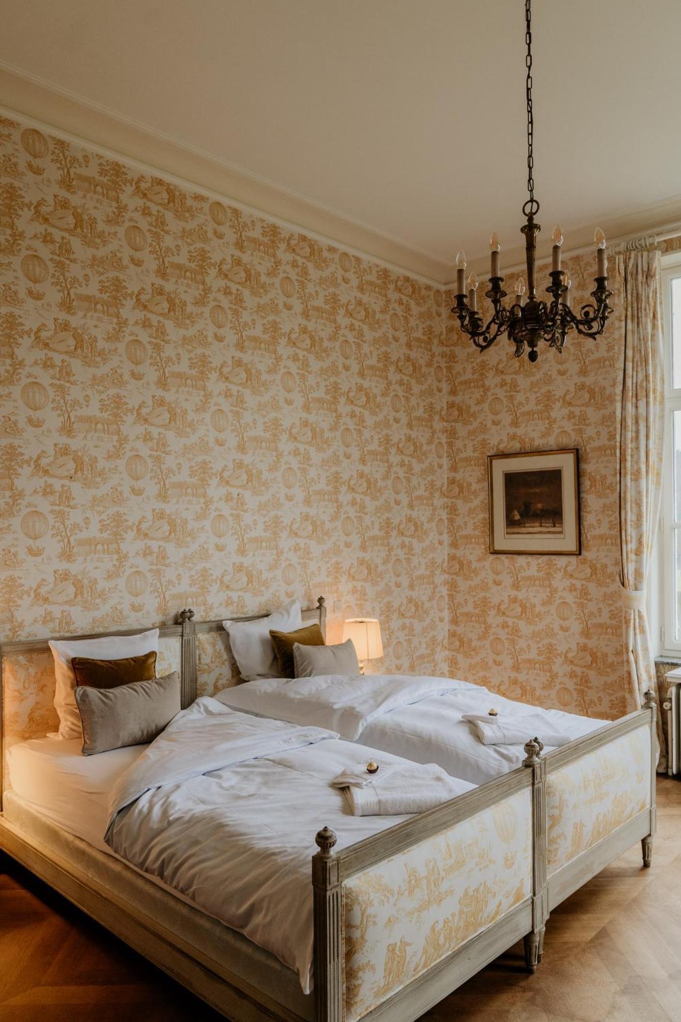 B&B Kasteel Den Tip 阿伦东克 外观 照片